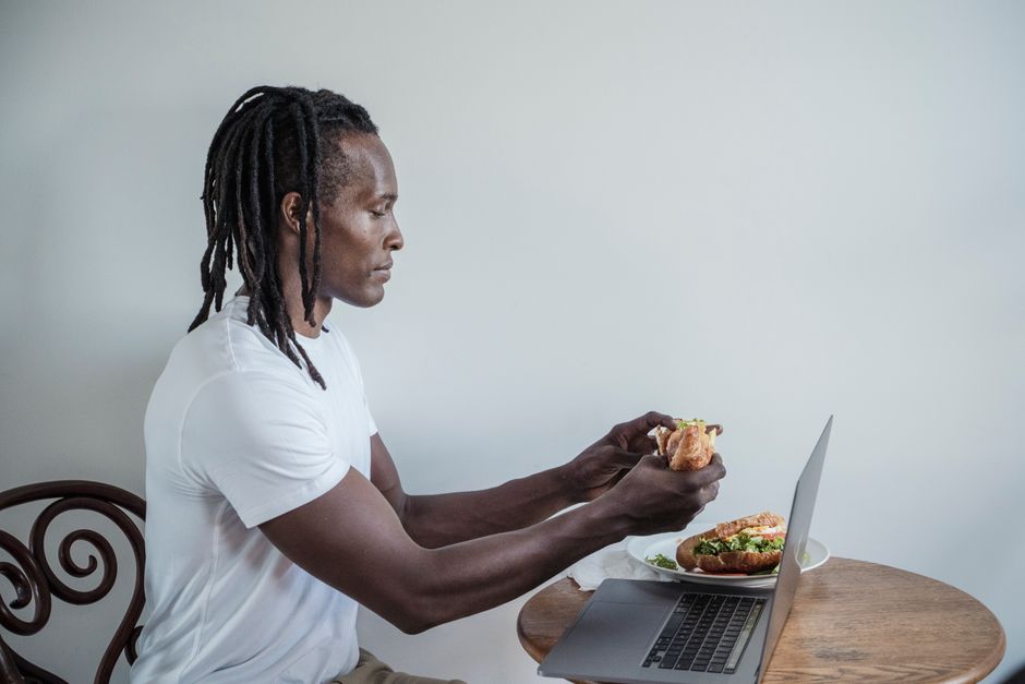 Person eating a small meal portion at home after gastric bypass