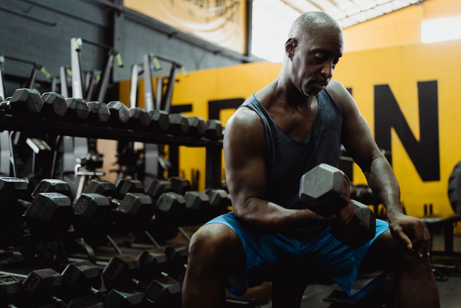 Patient strength training to build muscle after weight loss