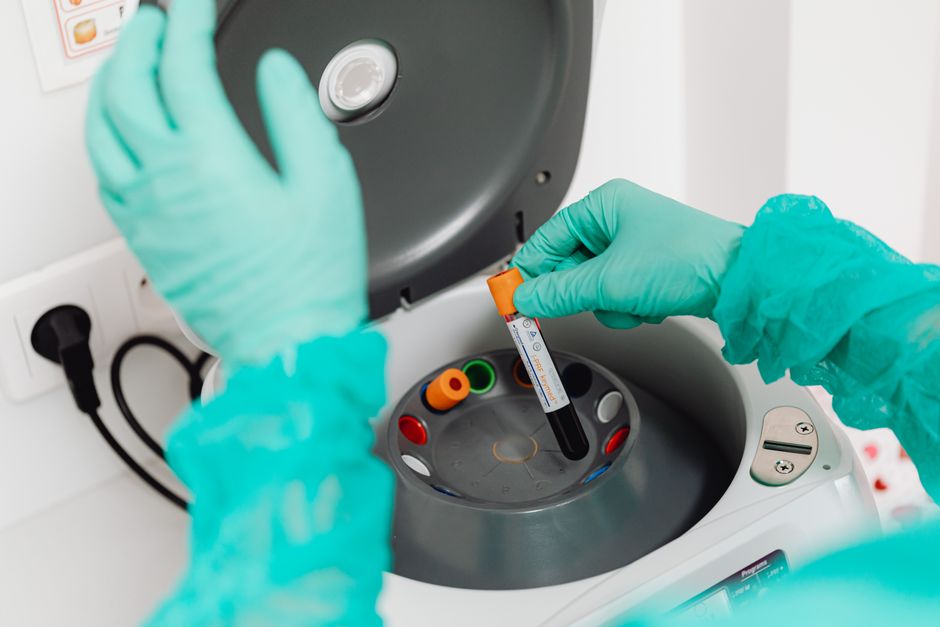 Blood test monitoring nutrient levels during pregnancy after weight loss surgery