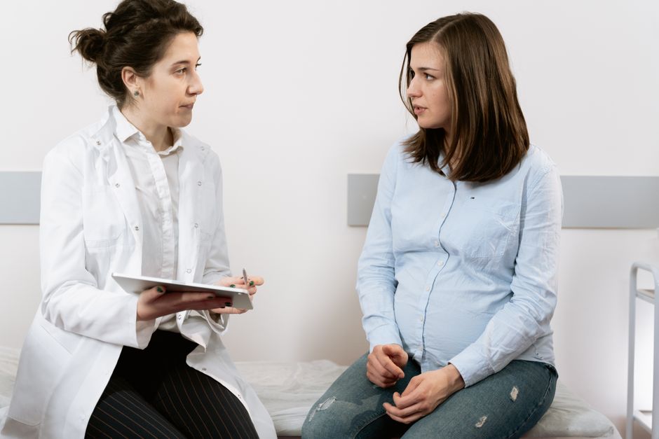 Pregnant patient attending a prenatal checkup after bariatric surgery