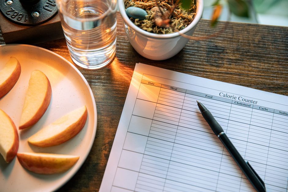 Patient food journaling to track eating habits after surgery